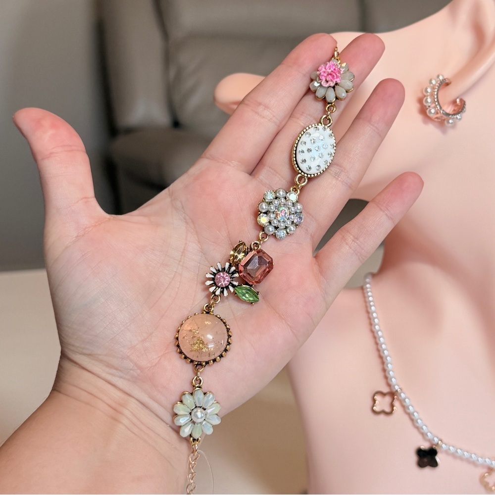 Delicate Floral Multi-Color Bracelet - Gold Tone